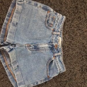 light wash denim Bullhead mom shorts size 00